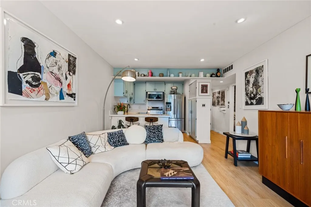 3407 Huxley Street 39, Los Angeles, California 90027 home-pic-6